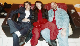 Violet76 - Is That Horror?: «Δεν προσπαθούμε να φτιάξουμε μια "σωστή" συναυλία ή μια "καθαρή" χορογραφία»