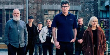 Prolapse: «Ίσως τελικά δεν υπήρχαν και τόσοι λόγοι για να αισθανόμαστε κατάθλιψη στα '90s»