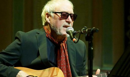 Nine Below Zero: «Είναι επώδυνο να τραγουδάς κάποιους παλιούς στίχους σήμερα»