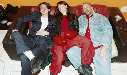 Violet76 - Is That Horror?: «Δεν προσπαθούμε να φτιάξουμε μια "σωστή" συναυλία ή μια "καθαρή" χορογραφία»