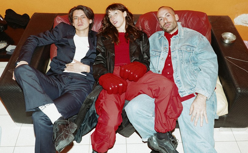 Violet76 - Is That Horror?: «Δεν προσπαθούμε να φτιάξουμε μια "σωστή" συναυλία ή μια "καθαρή" χορογραφία»