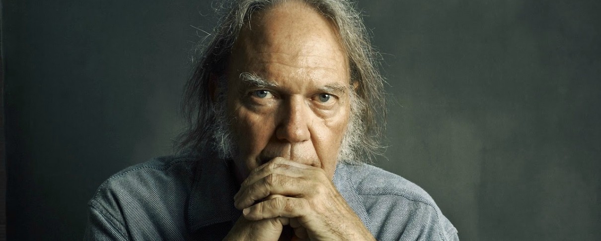 Kαμπάνια ζητά από τον Neil Young να αλλάξει το επίθετό του!