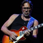 Al Di Meola: «Ο Kendrick Lamar είναι για κλάματα»