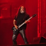 Μέλος του κοινού …φτύνει τον Tom Araya σε συναυλία των Slayer (video)