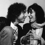 Η Patti Smith στην θέση του Bob Dylan στην τελετή απονομής των Νόμπελ