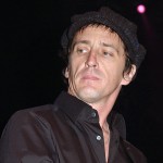 O Izzy Stradlin απαντά αν θα παίξει ή όχι με τους Guns N' Roses