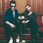 Οι The Last Shadow Puppets διασκευάζουν Leonard Cohen (video)