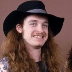 Ο Cliff Burton σολάρει στην εισαγωγή του "Whiplash"