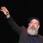 Ο Michael Stipe των REM επιστρέφει στη μουσική