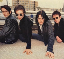 Οι Suede επανακυκλοφορούν το εμβληματικό "Coming Up" του 1996 