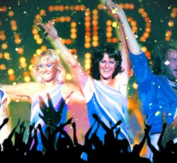 Οι Abba ξανά μαζί επί σκηνής για πρώτη φορά σε τριάντα χρόνια