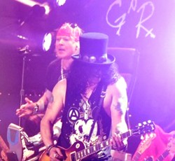 Επίσημο: Ο Αxl Rose στους AC/DC 