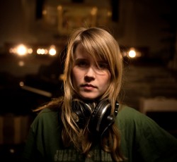 Αναβάλλεται η εμφάνιση της Anna Von Hausswolff 