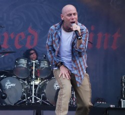 Οι Armored Saint κυκλοφορούν νέο live δίσκο 