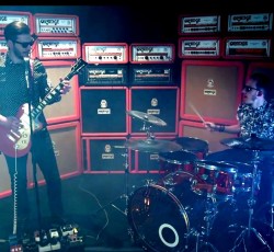 Οι πρωτόπλαστοι δια χειρός Big Nose Attack (video)