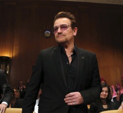 Βono: «Στείλτε κωμικούς εναντίον του  ΙSIS» 