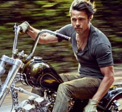 Ο Βrad Pitt στο prequel του Sons Of Anarchy