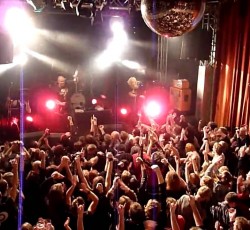 «Ψήνεται» επανένωση των Burst; 