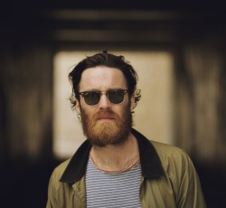 Ο Chet Faker αλλάζει όνομα και «μοιράζεται» νέο κομμάτι 