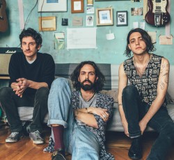 Πρώτο κομμάτι από το ντεμπούτο των Ελλήνων Chickn 