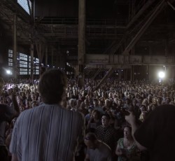 Χορωδία 1500 ατόμων διασκευάζει επικά Leonard Cohen (video) 