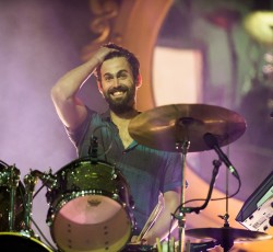 Νέο κομμάτι από το solo project του Chris Tomson των Vampire Weekend  