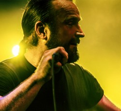 H σόλο επιστροφή του Damian Wilson