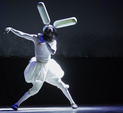 Ο Damon Albarn κυκλοφορεί μουσική εμπνευσμένη από την «Αλίκη Στην Χώρα Των Θαυμάτων» 