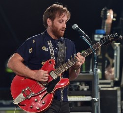 O frontman των Black Keys, Dan Auerbach live με τους Pretenders (video) 