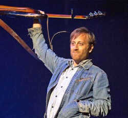 Ποιοι έκαναν μήνυση στον Dan Auerbach των Black Keys;