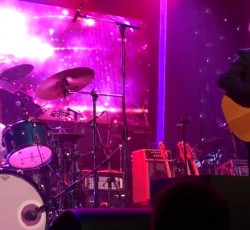 Μέλη των Nirvana διασκευάζουν Bowie μαζί με τον Beck  