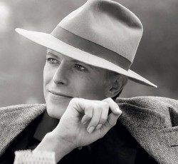 Η συλλογή έργων τέχνης του David Bowie θα εκτεθεί και μετά «θα βγει στο σφυρί» 