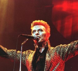 Σε streaming ολόκληρο ακυκλοφόρητο άλμπουμ του David Bowie 