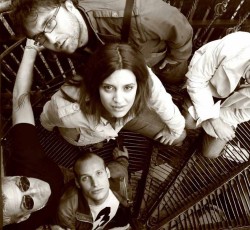 Οι Deadbeat Escapement κυκλοφορούν τον δεύτερο δίσκο τους, "The Perpetual Blink" 