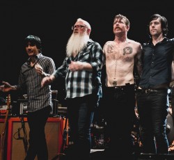 Ένα κομμένο αφτί σε συναυλία των Eagles Οf Death Metal 