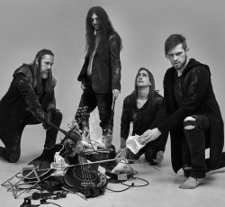 Ακούστε σε πρώτη μετάδοση ένα νέο τραγούδι των Emptiness 