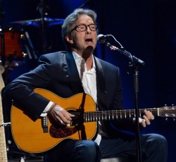Μήνυση στον Eric Clapton για διασκευή που έκανε το 1992 