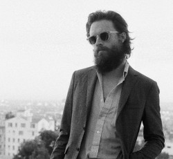Νέο single από τον Father John Misty