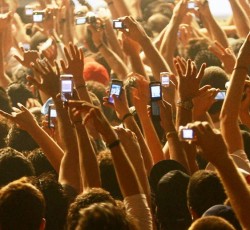 Η Apple μπορεί να φέρει το τέλος της παράνομης καταγραφής συναυλιών