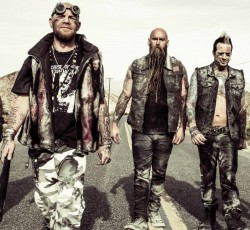 Οι Five Finger Death Punch απαντούν στην μήνυση της δισκογραφικής τους 