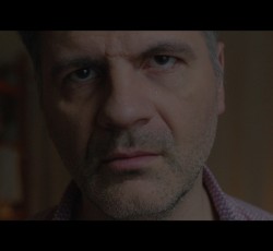 Ο Φοίβος Δεληβοριάς παρουσιάζει το νέο του video 