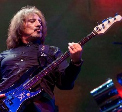 Geezer Butler: «Θα ήθελα τα εγγόνια μου να μάθουν για μένα από το δικό μου χέρι»