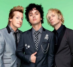 Ακούστε το "Revolution Radio" των Green Day 
