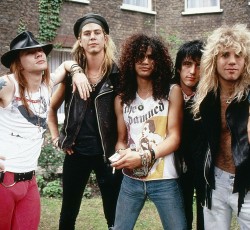 Οι Guns N’ Roses λανσάρουν online «κουλοχέρη» 