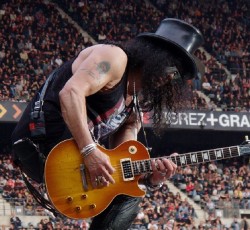 Σύρραξη πριν από συναυλία των Guns N' Roses στην Αργεντινή (video) 