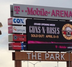 Πόσα είναι τα κέρδη των Guns N’ Roses από την "Not In This Lifetime Tour"; 