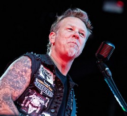 Ο James Hetfield είναι φανατικός οπαδός της Adele