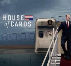 Ο Father John Misty γράφει τους στίχους για το μουσικό θέμα του "House Of Cards" 