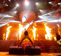 Bruce Dickinson: «Aγάπη, μουσική και πολλή μπύρα» 