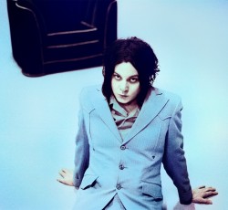 Ο Jack White αλλάζει ταπετσαρία στον καναπέ των Sun Studios του Sam Phillips